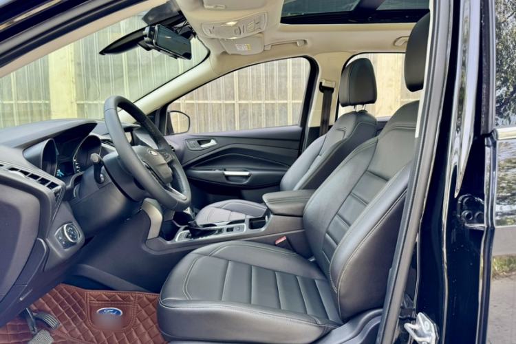 Used Ford Kuga 2019 EcoBoost 180 Two-Wheel-Drive Platinum Edition China VI Standard
