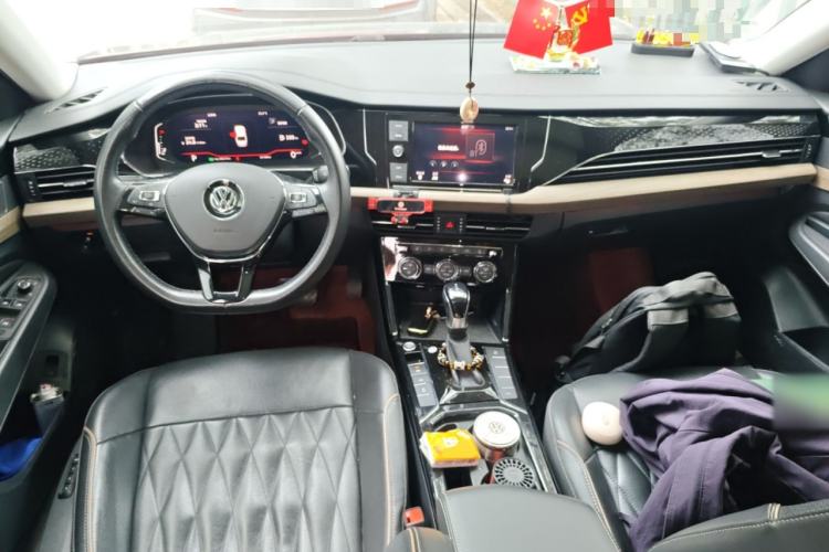 Used Volkswagen Passat 2020 330TSI Luxury Edition China VI
