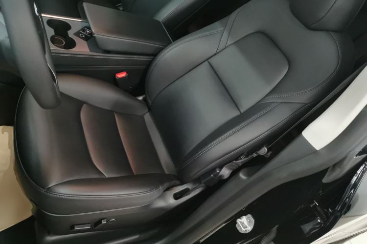 Used Tesla Model Y 2023 Rear-Wheel-Drive Version
