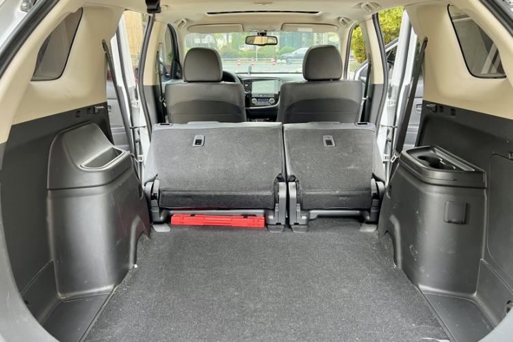 Used Mitsubishi Outlander 2020 2.0L Two-Wheel Drive Enjoyment Version 5 Seats Interior 5