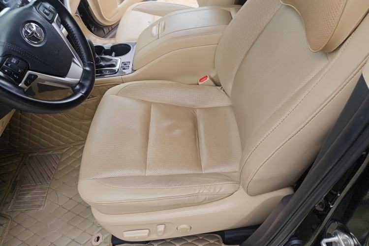 Used Toyota Highlander 2018 2.0T Four-Wheel Drive Luxury Edition 7 Seats China V Emission Standard