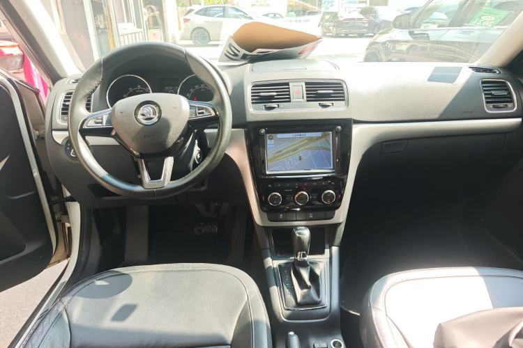 Used Skoda Yeti 2017 TSI280 DSG Prestige Edition Center Console