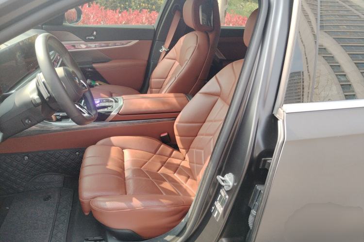 Used BMW 7 Series 2023 740Li Luxury Edition M Sport Package Left Front Seat