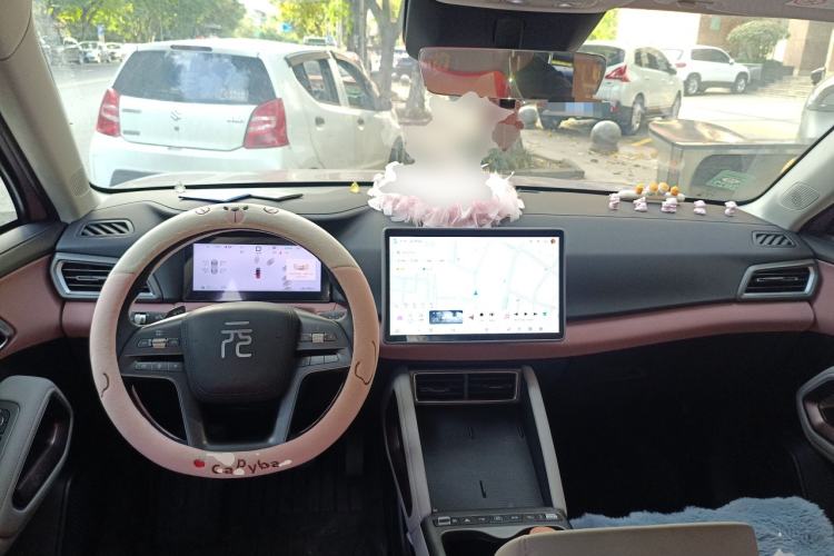 Used BYD Yuan UP 2025 Intelligent Driving Version 401 KM Dynamic Edition Center Console