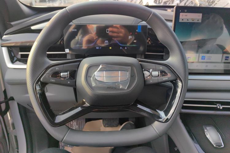 Used Geely Auto Emgrand X7 Sport 2026 Model 1.5TD Aspirational Steering Wheel