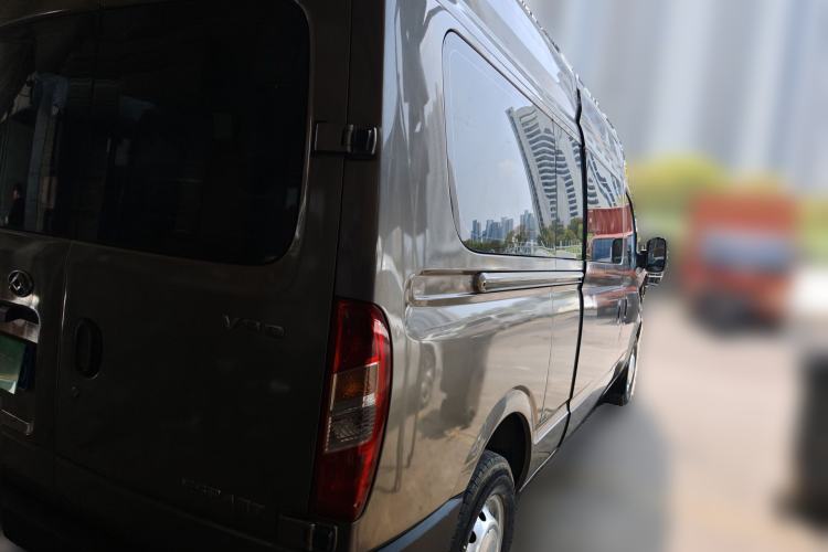 Used SAIC MAXUS Xintu V80 2018 2.5T AMT Commercial & Travel Long Wheelbase Mid-Roof 9-Seater