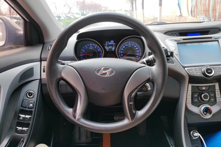 Used Hyundai Elantra (5th Generation / Langdong) 2015 1.6L Automatic Fashion Model
