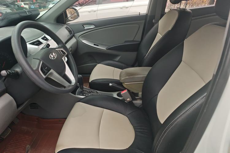 Used Hyundai Verna (older generation) 2014 1.4L Automatic Smart GLS Left Front Seat