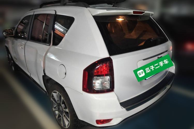 Used Jeep Compass 2014 2.4L four-wheel drive luxury version

