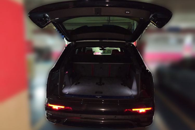 Used Audi Q7 2020 55 TFSI quattro Black Warrior Exclusive Edition Trunk