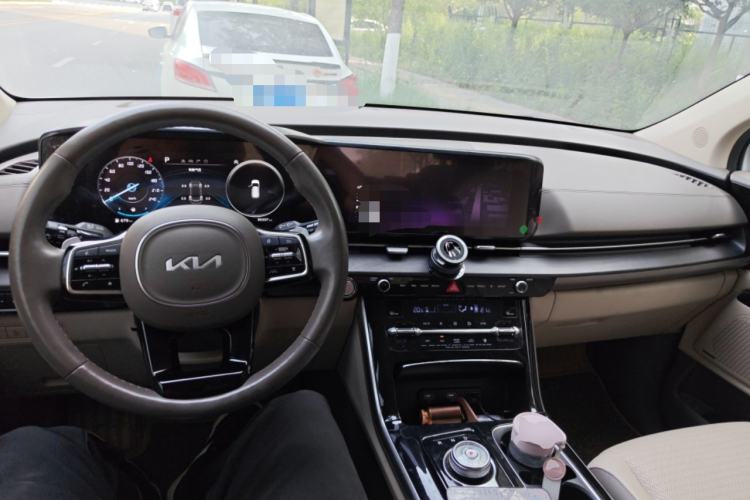 Used Kia Carnival 2021 2.0T Flagship Edition Center Console