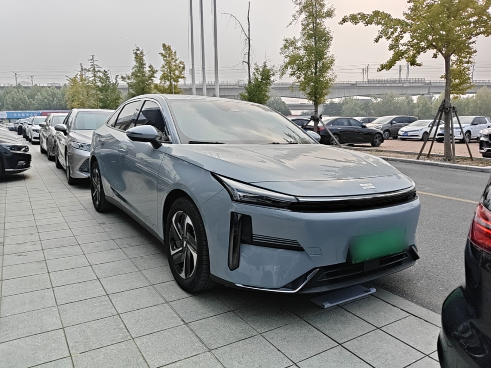 Geely Galaxy L6 2024 125km PLUS Dragon Edition — снимка 3