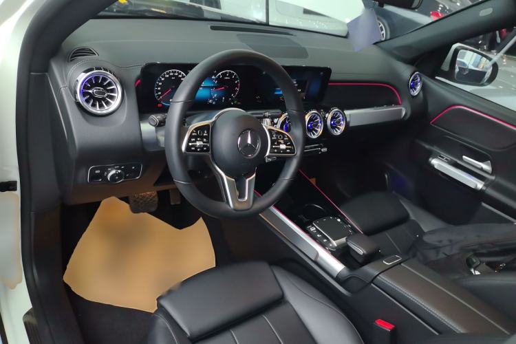 Used Mercedes-Benz GLB 2022 Updated GLB 200 Fashion Edition