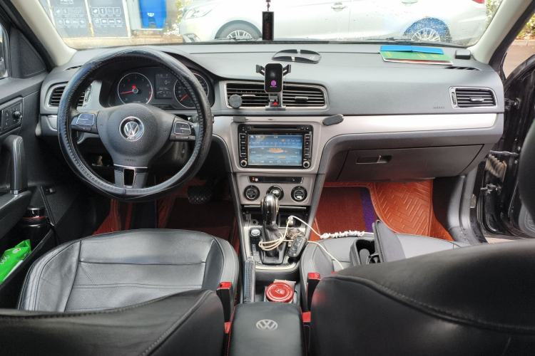 Used Volkswagen Lavida 2013 Revised Version 1.4 TSI DSG Luxury Edition Center Console