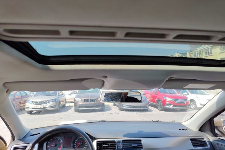 Used Volkswagen Santana 2015 1.6L Automatic Comfort Edition
