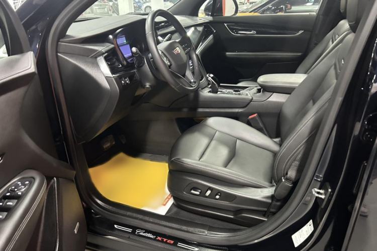 Used Cadillac XT6 2021 2.0T 7-Seater Two-Wheel-Drive Luxury Version Interior 1