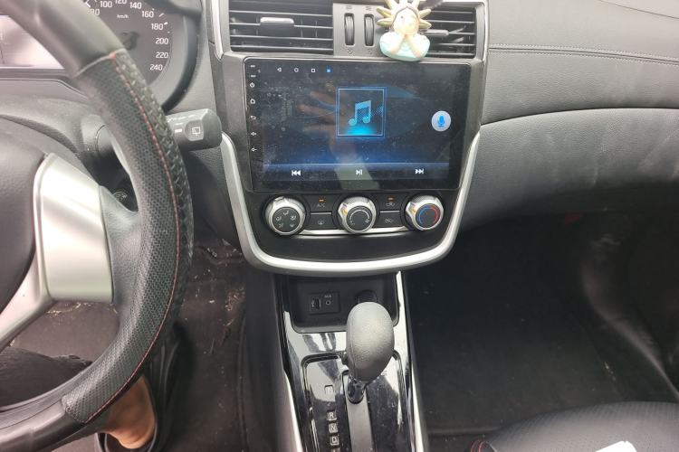 Used Nissan Tiida 2021 1.6L CVT Cool Edition
