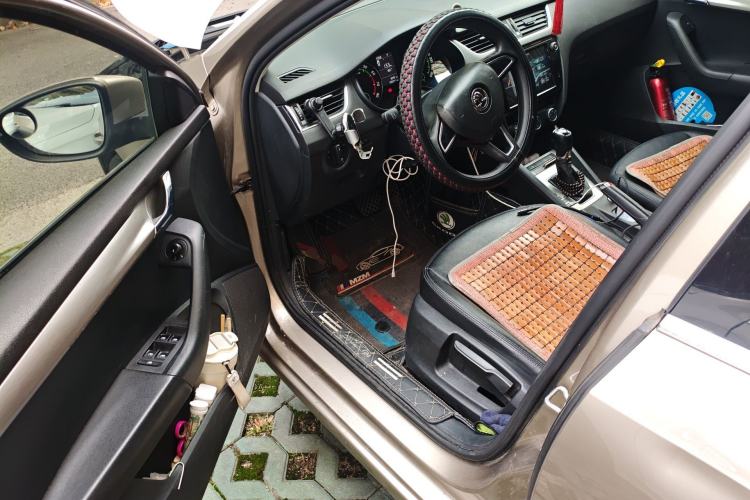 Used Skoda Octavia 2018 TSI230 DSG Comfort Edition Driver Seat