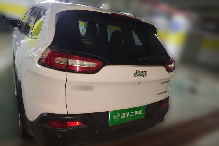 Used Jeep Cherokee 2017 2.0L Superior Edition
