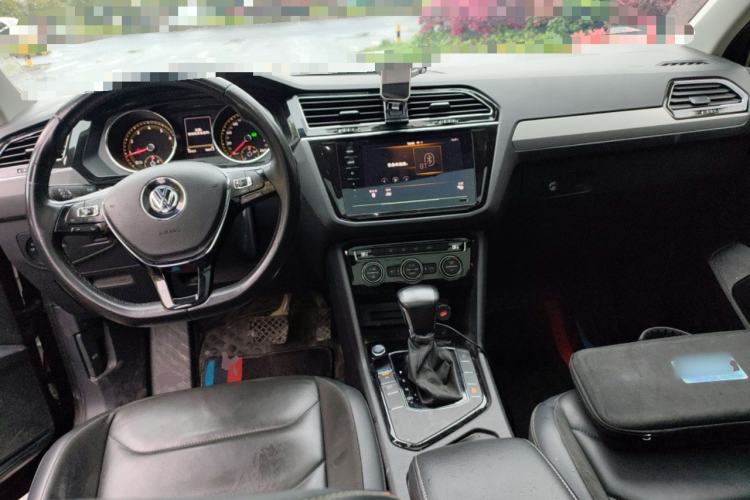Used Volkswagen Tiguan L 2020 330TSI Automatic Two-Wheel Drive Panoramic Comfort Edition China VI Standard
