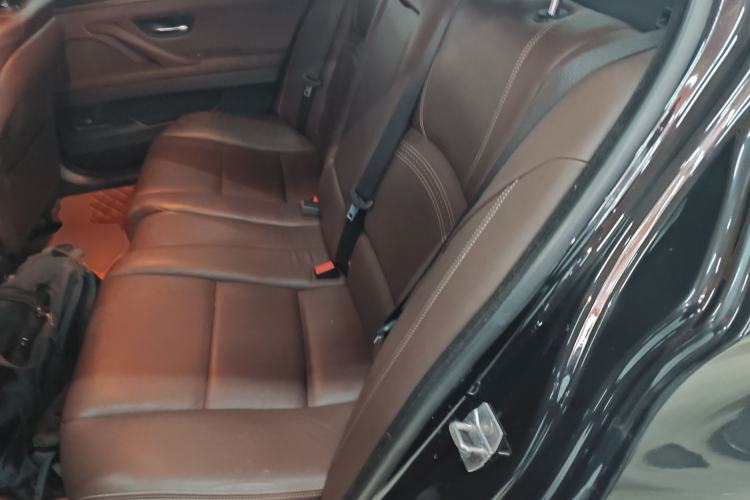 Used BMW 5 Series 2017 525Li Luxury Design Package Left Rear Seat