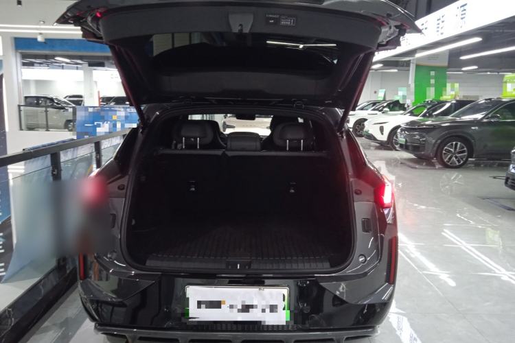 Used Lynk & Co 08 EM-P 2025 120km Long-Range Halo