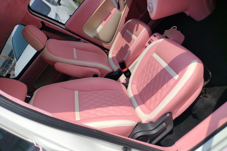 Used ORA Black Cat 2022 351 km Range Comfort Version Ternary Lithium Right Front Seat