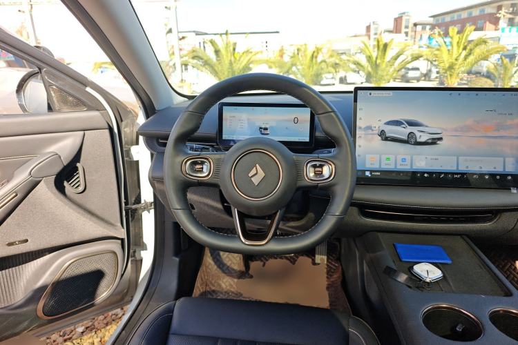 Used Baojun Enjoy 2025 Plug-in Hybrid 140km Luxury Edition
