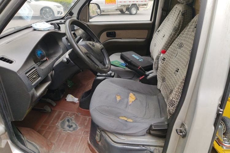 Used Wuling EV50 2021 Van Logistics Vehicle Lishen 41.6 kWh Electric Control System