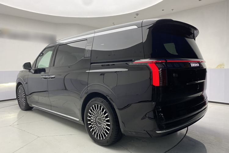 Used Zeekr 009 2024 7-Seater Aisle Version 108 kWh