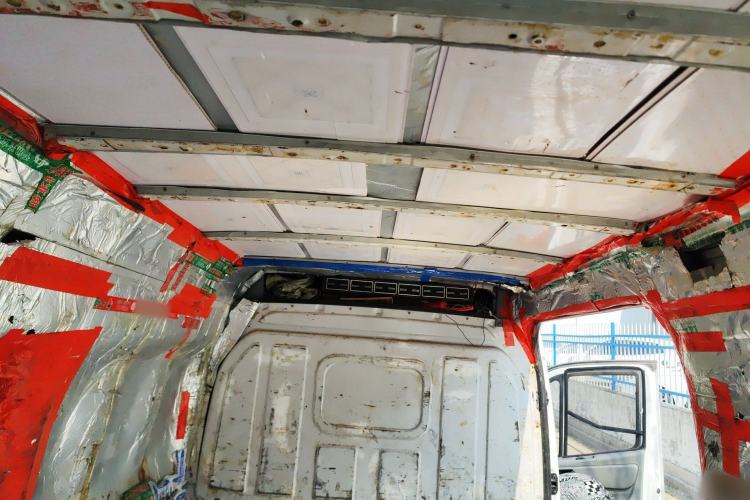 Used Foton Toano 2023 2.5T Manual Jixiang Van Extended Wheelbase Mid-Roof Design with Rear Dual Tires 3-Seater