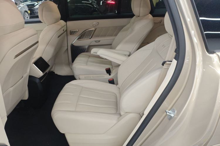 Used ONVO Luxeed L90 2025 Model—Max Six-Seater Version