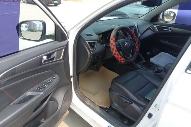 Used CHANGAN CS75 2014 2.0L Manual Luxury Version China IV Standard
