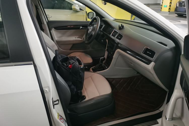 Used Volkswagen Gran Lavida 2013 1.6L Automatic Comfort Model