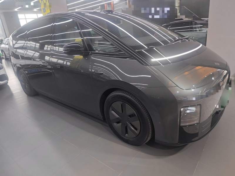 Used Li Auto MEGA 2025 Home Family Special Edition — 3