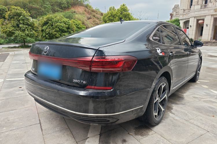 Used Volkswagen Passat 2025 Outstanding Model 330TSI Starry Elite Edition Rear Right 45 Deg