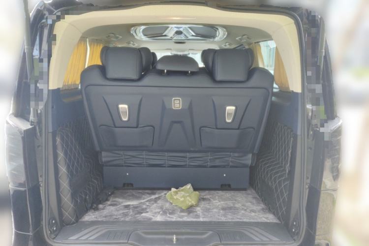 Used Mercedes-Benz Vito 2024 2.0T Elite Version 7 Seats Trunk