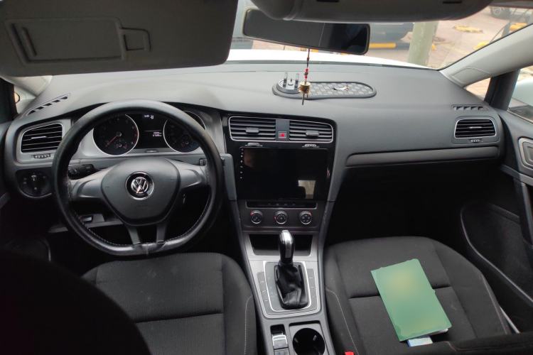 Used Volkswagen Golf 2016 1.6L Automatic Fashion Model