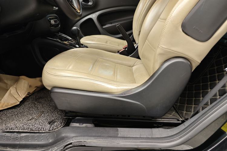 Used smart fortwo 2015 1.0L 52 kW hardtop Dynamic version