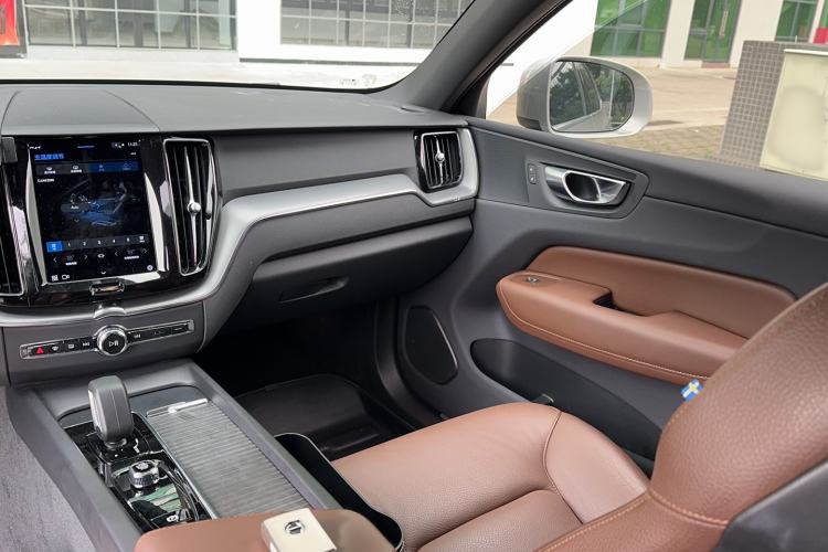 Used Volvo XC60 2022 B5 4x4 Zhiyi Luxury Edition Interior 1