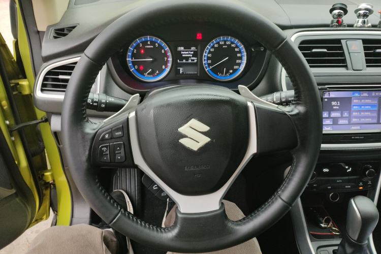 Used Suzuki S-Cross 2014 1.6L CVT Two-Wheel Drive Elite Version Steering Wheel