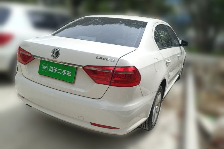 Used Volkswagen Lavida 2015 1.6L Automatic Fashion Edition Rear Right 45 Deg