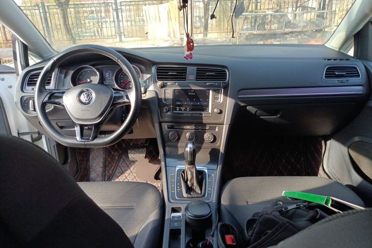 Used Volkswagen Golf 2017 1.6L Automatic Comfort Million-Vehicle Anniversary Edition