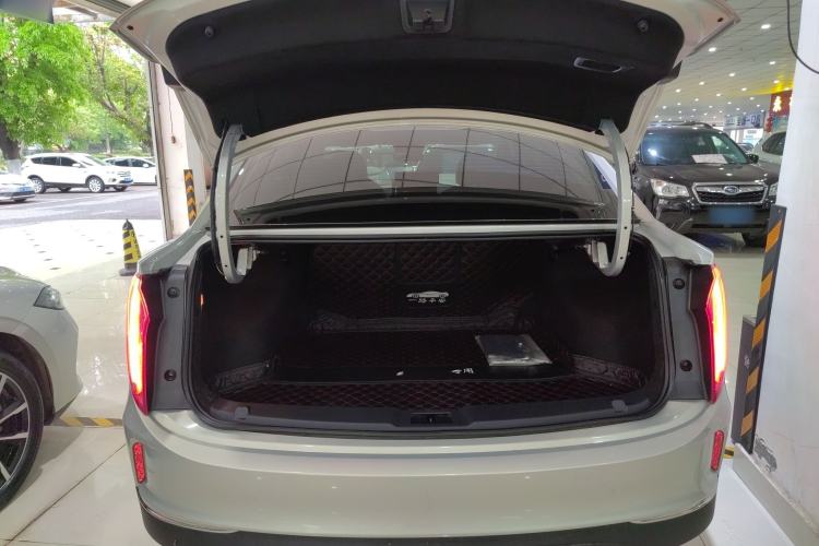 Used Hongqi E-QM5 2022 431 km Charge & Enjoy Edition