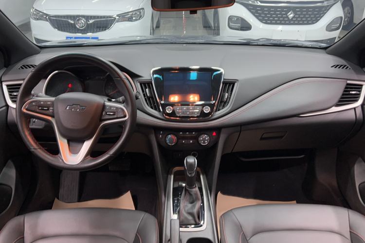 Used Chevrolet Monza 2020 Light Hybrid RS 330T Automatic Comfort Edition Center Console