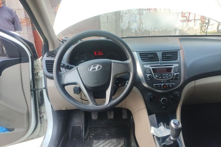 Used Hyundai Verna (older generation) 2014 1.4L Manual Smart GLS Trim Steering Wheel