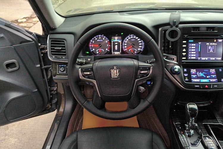 Used Toyota Crown 2015 2.0T Fashion Edition
