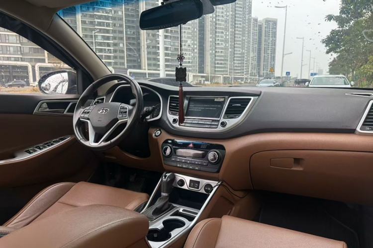 Used Hyundai Tucson 2015 1.6T Dual-Clutch Two-Wheel-Drive Leading Model