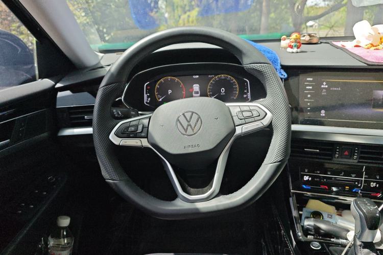 Used Volkswagen Passat 2025 Premium Version 380TSI Dragon Edition Steering Wheel