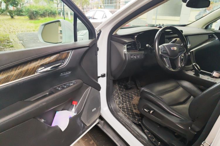 Used Cadillac XT5 2018 25T Luxury Model